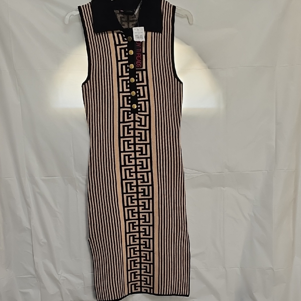 Chic Black and Cream Geometric Midi Dress